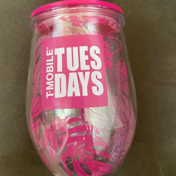 New T Mobile Tuesdays Tropical tumbler cup with lid and straw - Picture 5 of 14